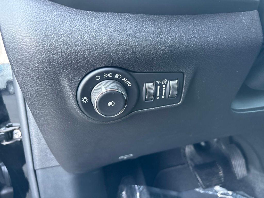 Thumbnail: 2026 Jeep Compass - 23