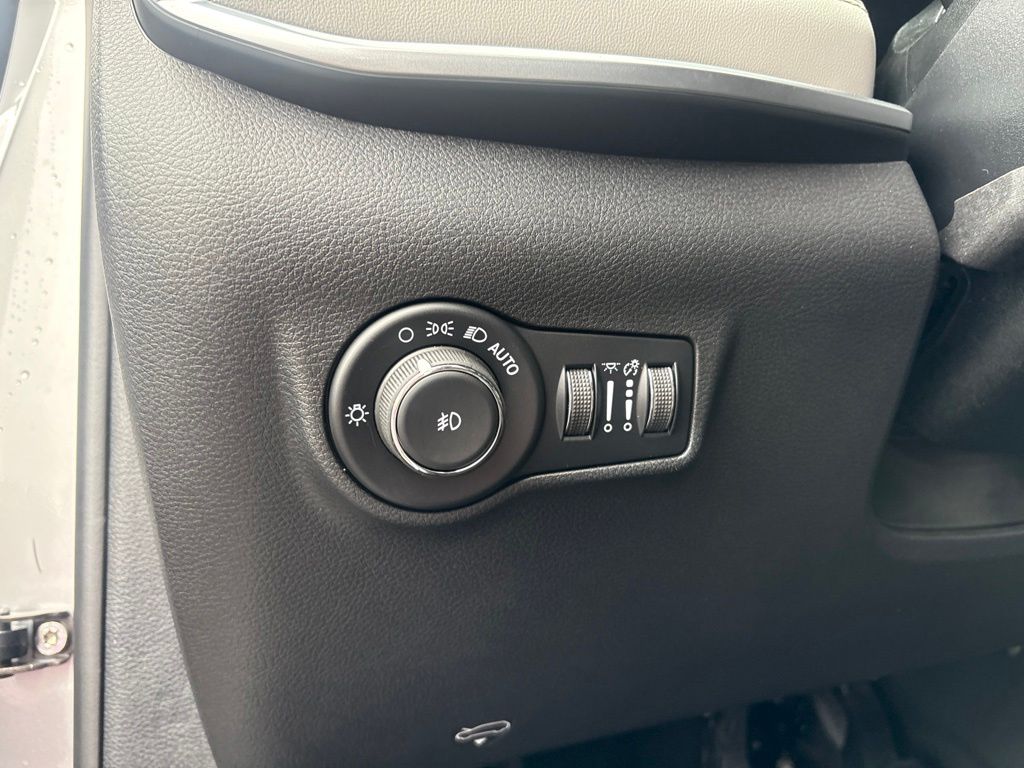 Thumbnail: 2026 Jeep Compass - 24
