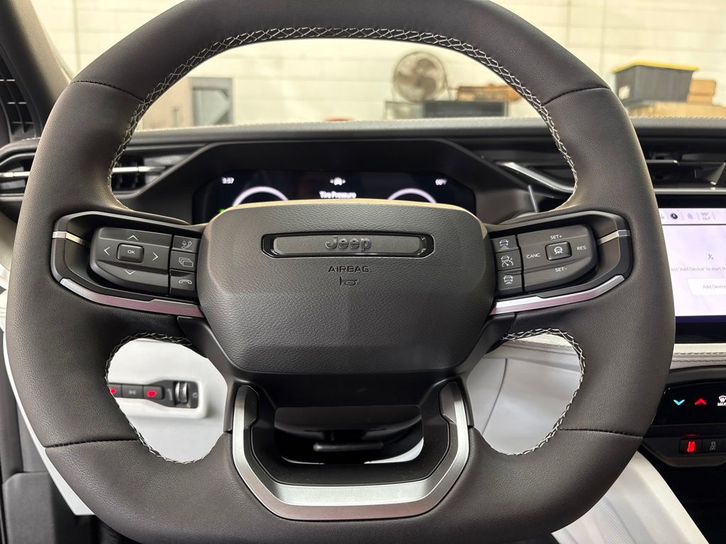 Thumbnail: 2026 Jeep Cherokee - 9