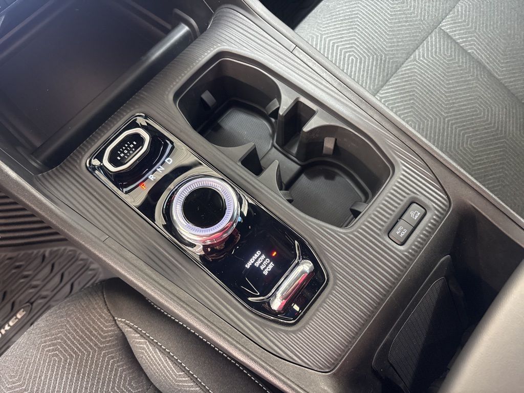 Thumbnail: 2026 Jeep Cherokee - 14