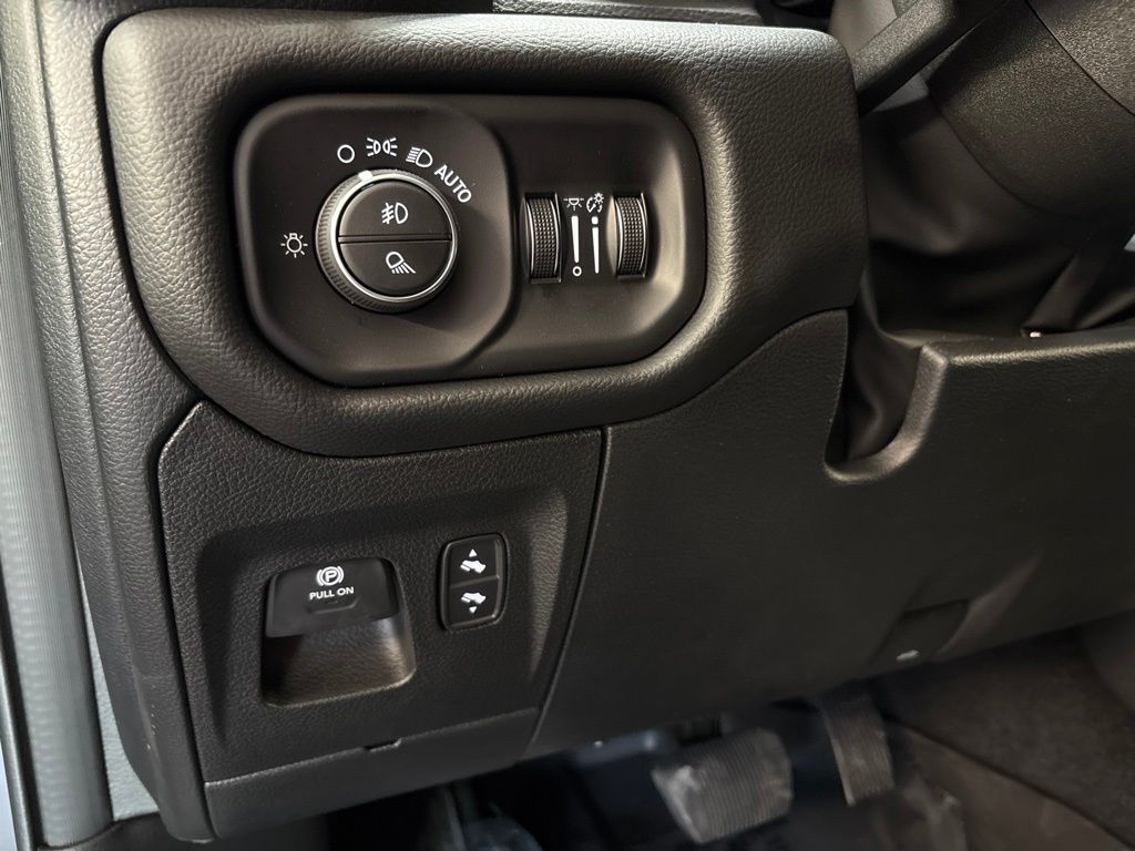 Thumbnail: 2026 RAM 1500 - 22