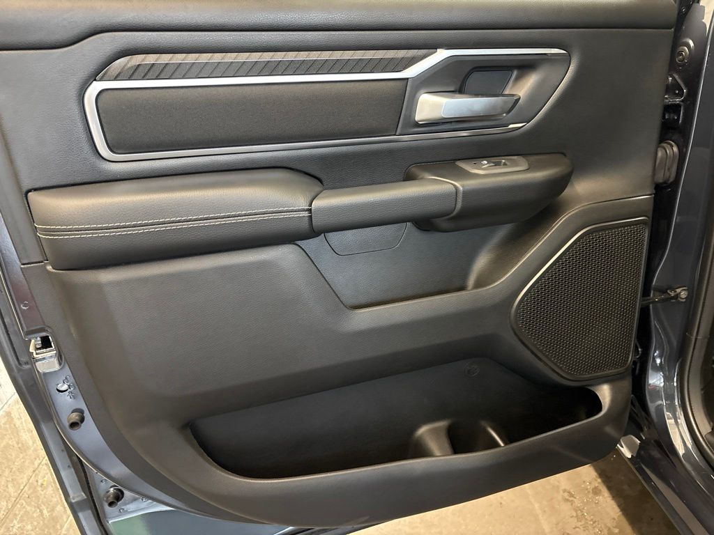 Thumbnail: 2026 RAM 1500 - 32