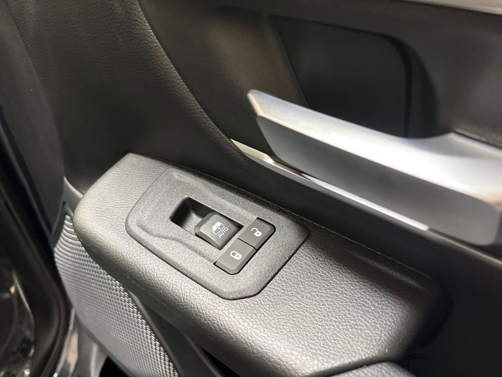 Thumbnail: 2026 RAM 1500 - 6