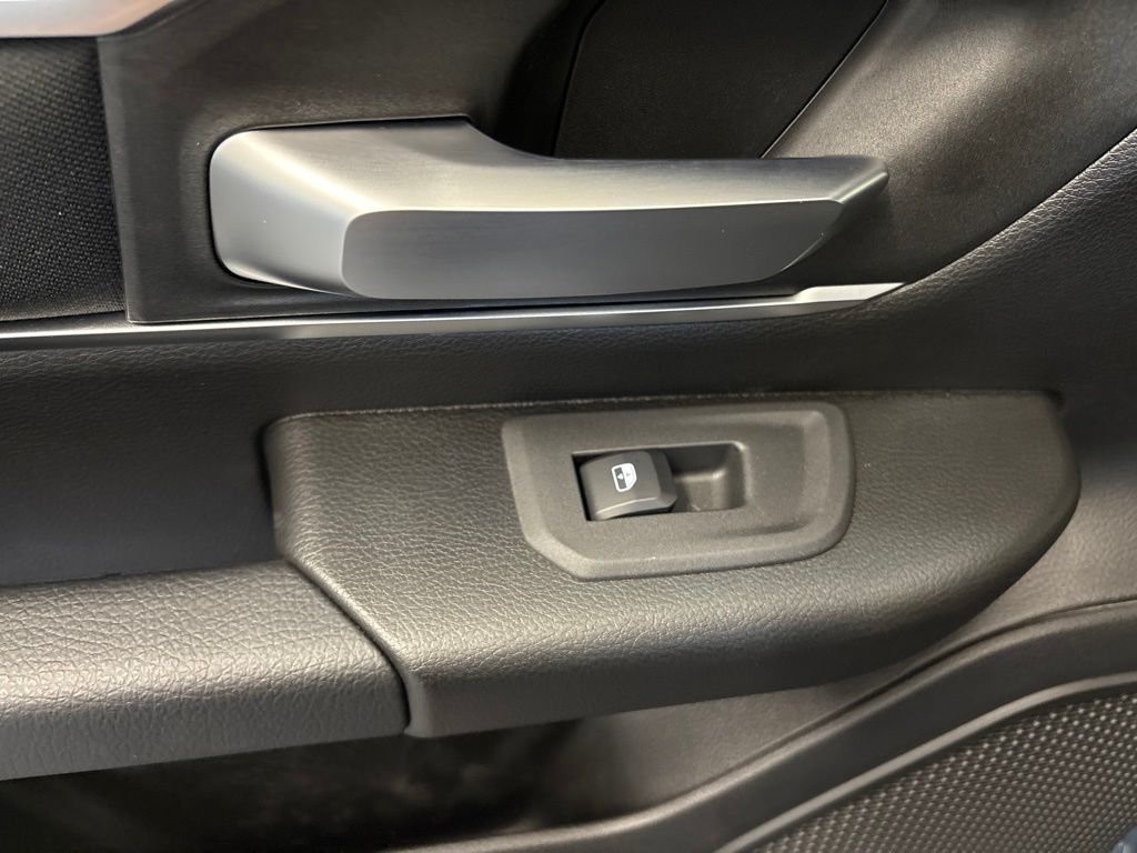 Thumbnail: 2026 RAM 1500 - 33