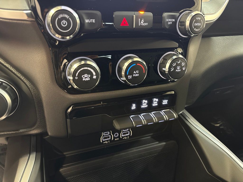 Thumbnail: 2026 RAM 1500 - 28