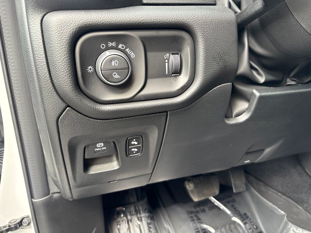 Thumbnail: 2026 RAM 1500 - 22