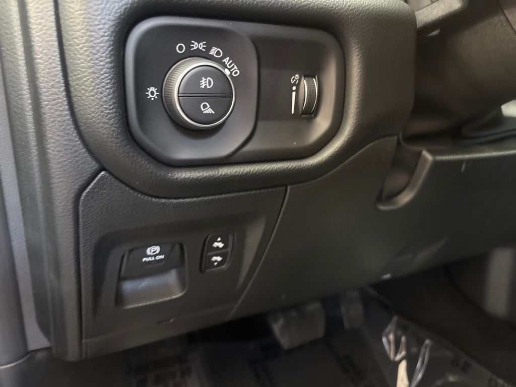 Thumbnail: 2026 RAM 1500 - 22