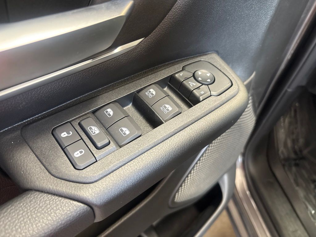 Thumbnail: 2026 RAM 1500 - 21