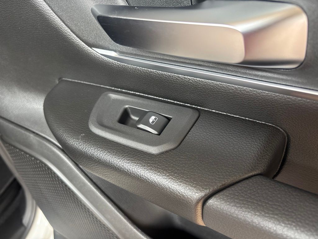 Thumbnail: 2026 RAM 1500 - 37