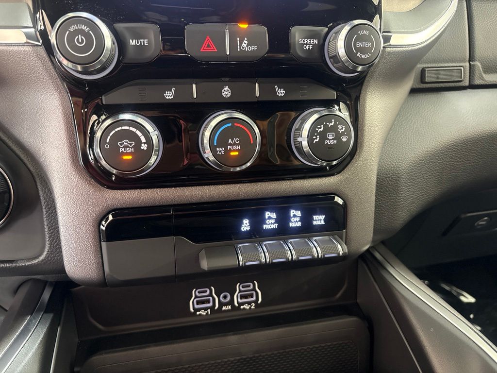 Thumbnail: 2026 RAM 1500 - 28