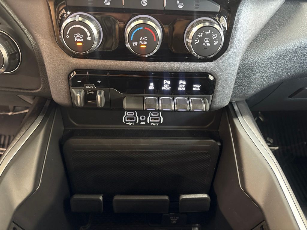 Thumbnail: 2026 RAM 1500 - 27
