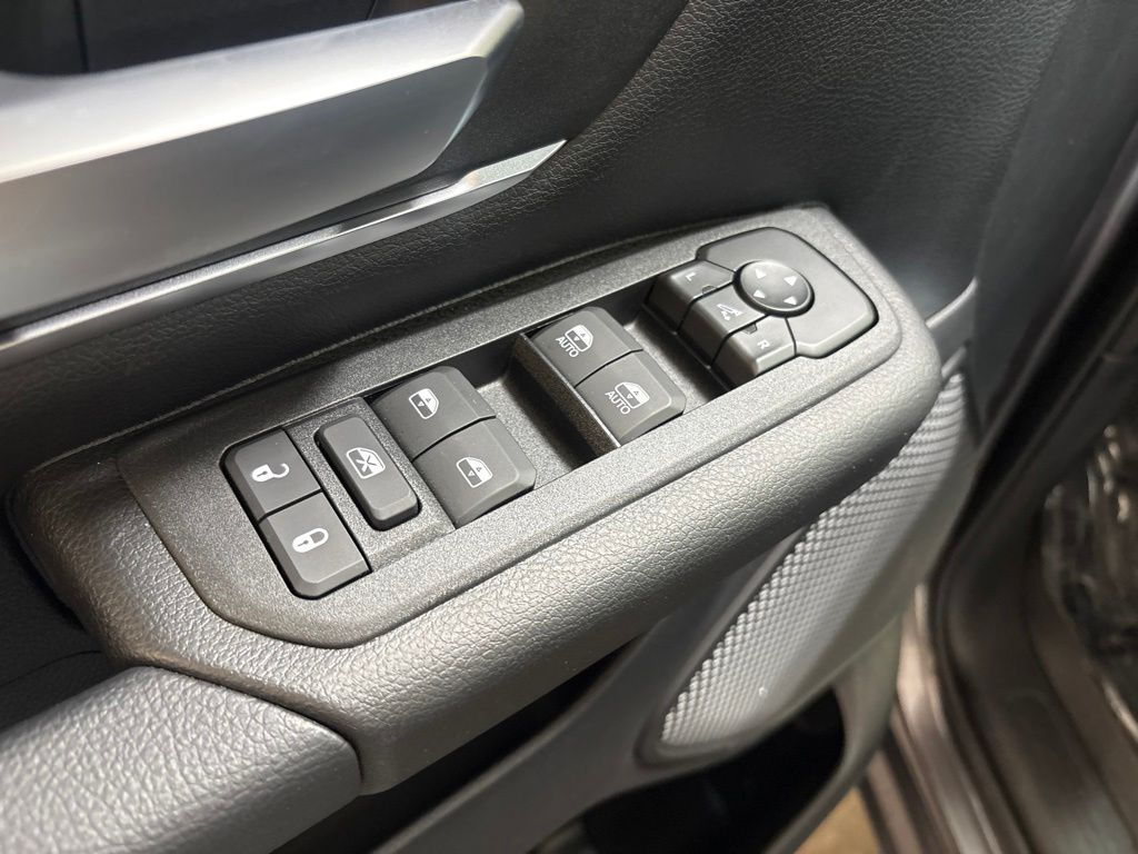 Thumbnail: 2026 RAM 1500 - 20