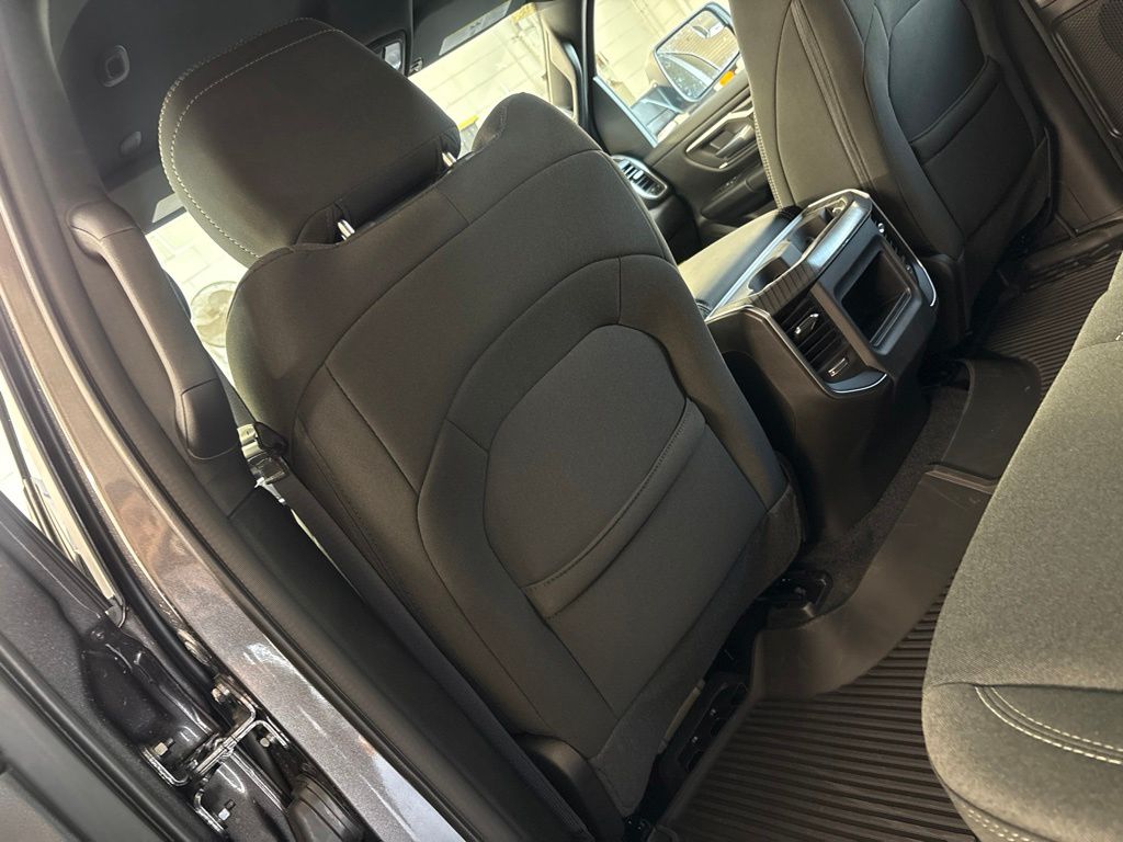 Thumbnail: 2026 RAM 1500 - 9
