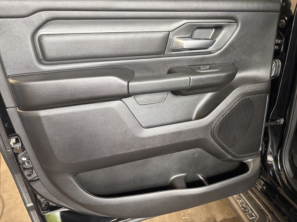 Thumbnail: 2026 RAM 1500 - 19