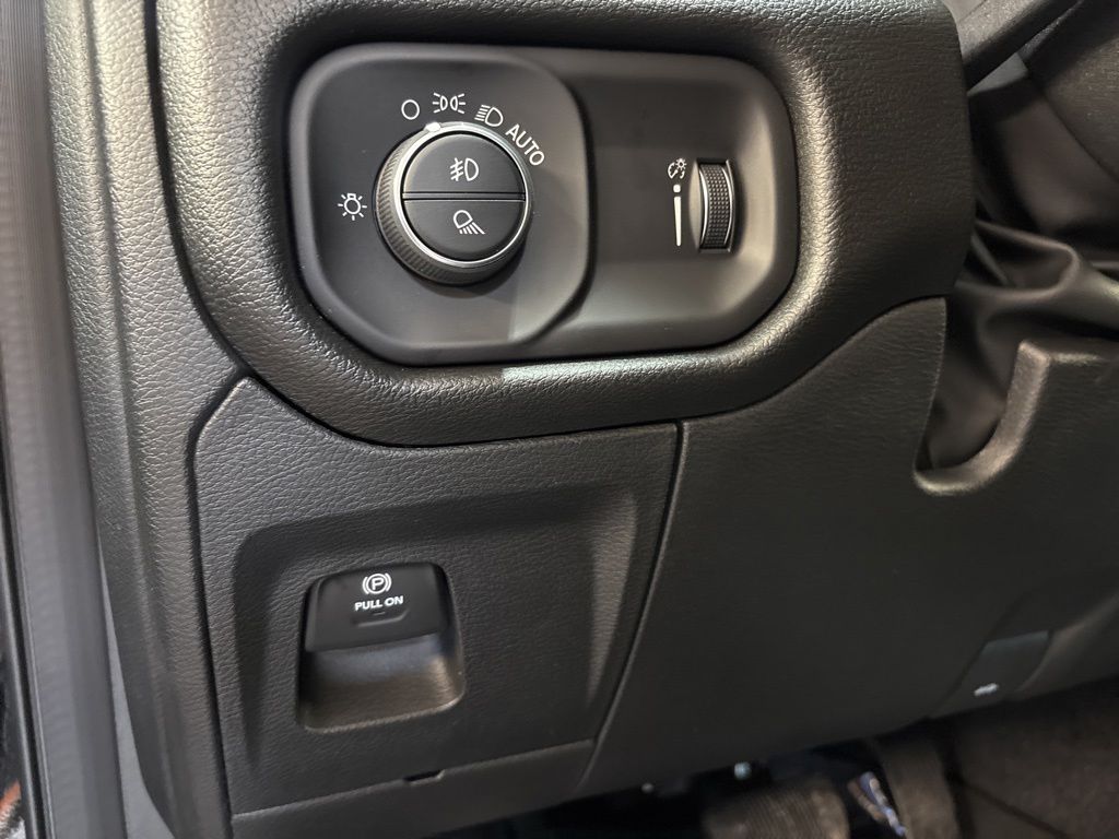 Thumbnail: 2026 RAM 1500 - 18