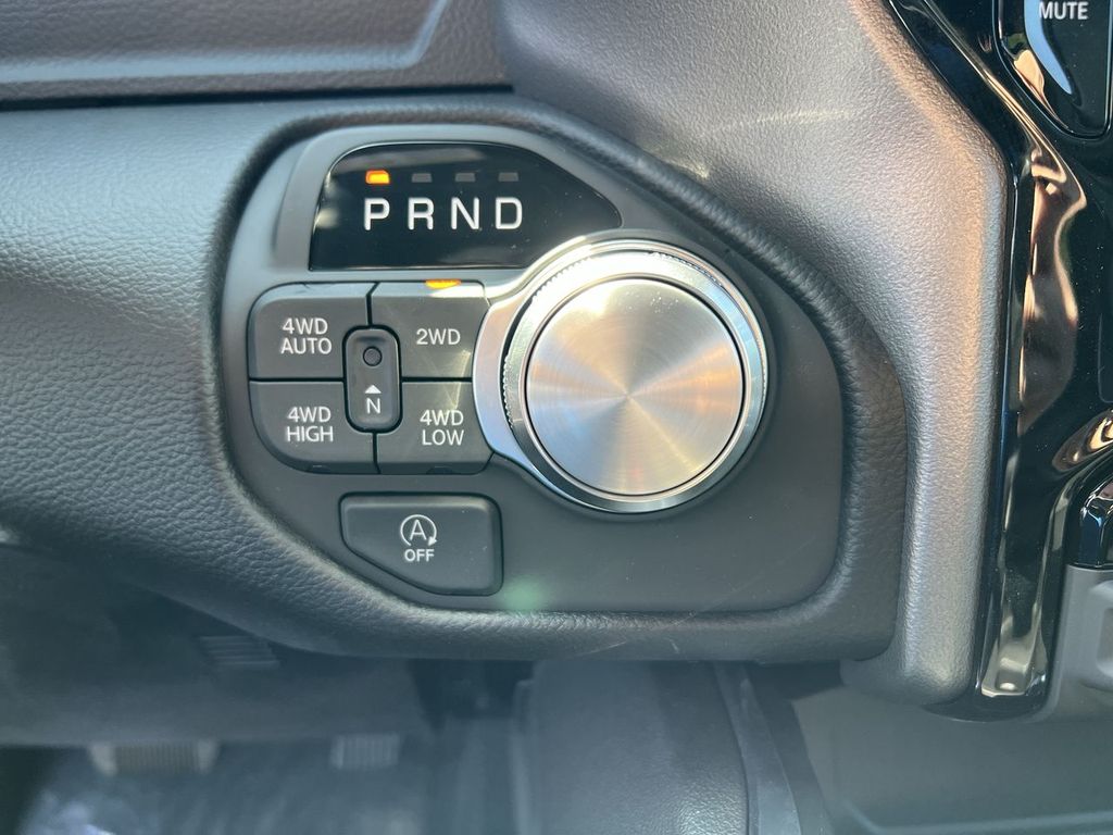 Thumbnail: 2026 RAM 1500 - 33