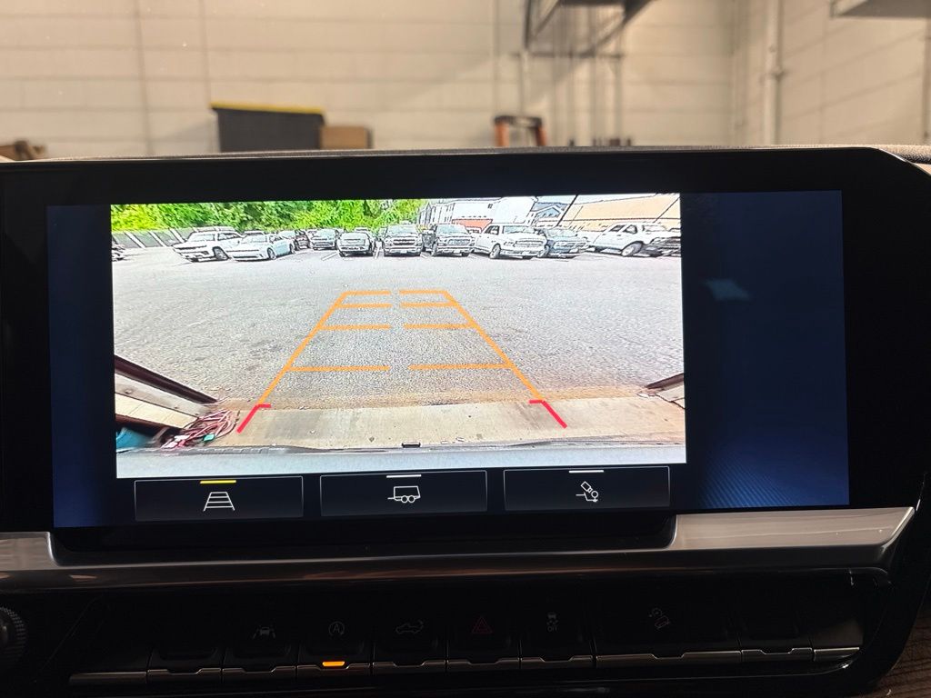 Thumbnail: 2023 Chevrolet Silverado 1500 - 30