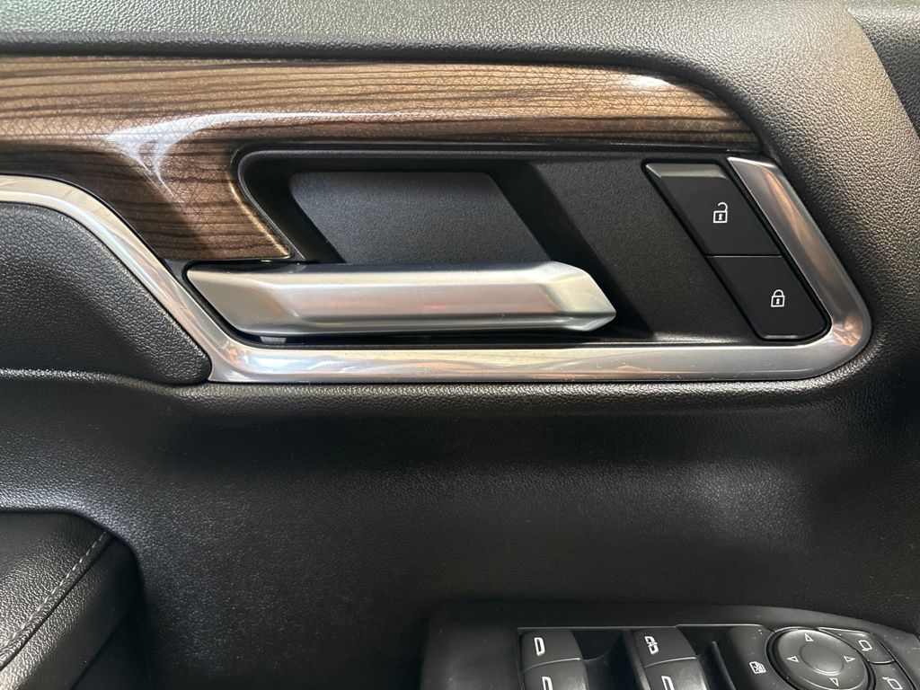 Thumbnail: 2023 Chevrolet Silverado 1500 - 20