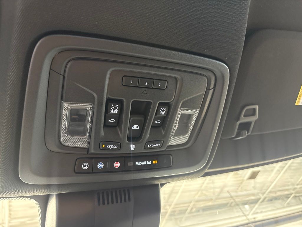 Thumbnail: 2025 Chevrolet Silverado 1500 - 34