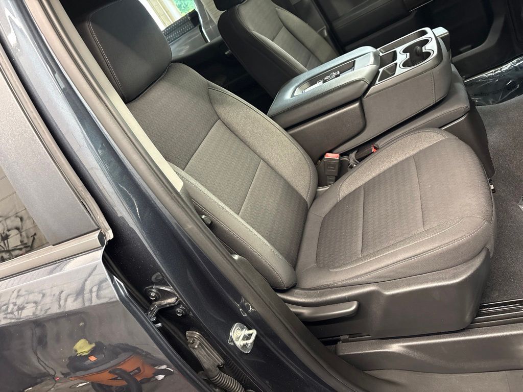 Thumbnail: 2020 Chevrolet Silverado 1500 - 6