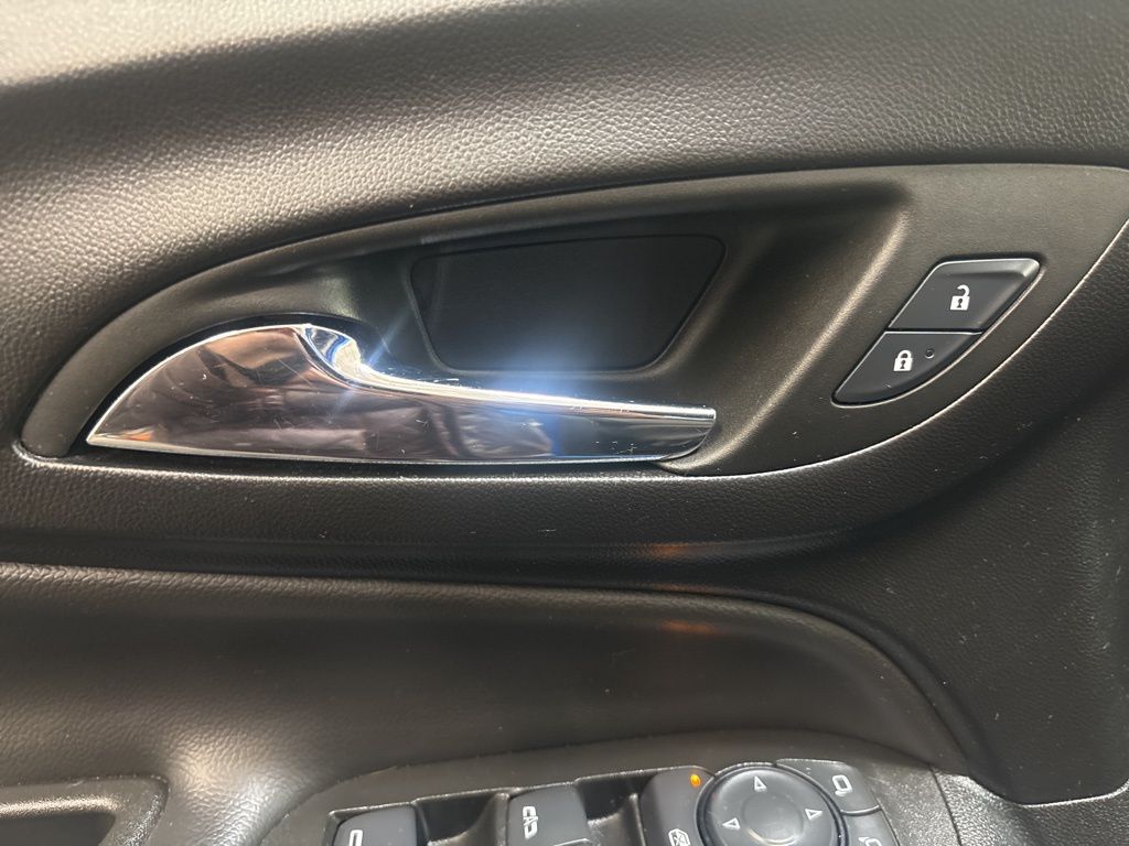 Thumbnail: 2024 Chevrolet Equinox - 24