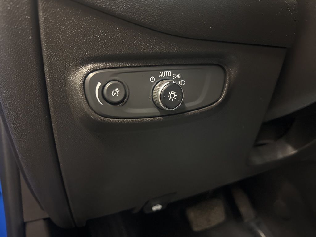 Thumbnail: 2024 Chevrolet Equinox - 25