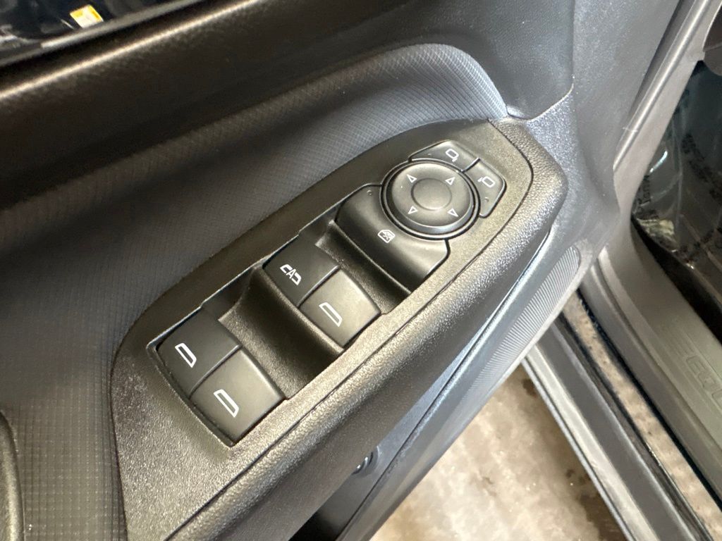 Thumbnail: 2024 Chevrolet Equinox - 24