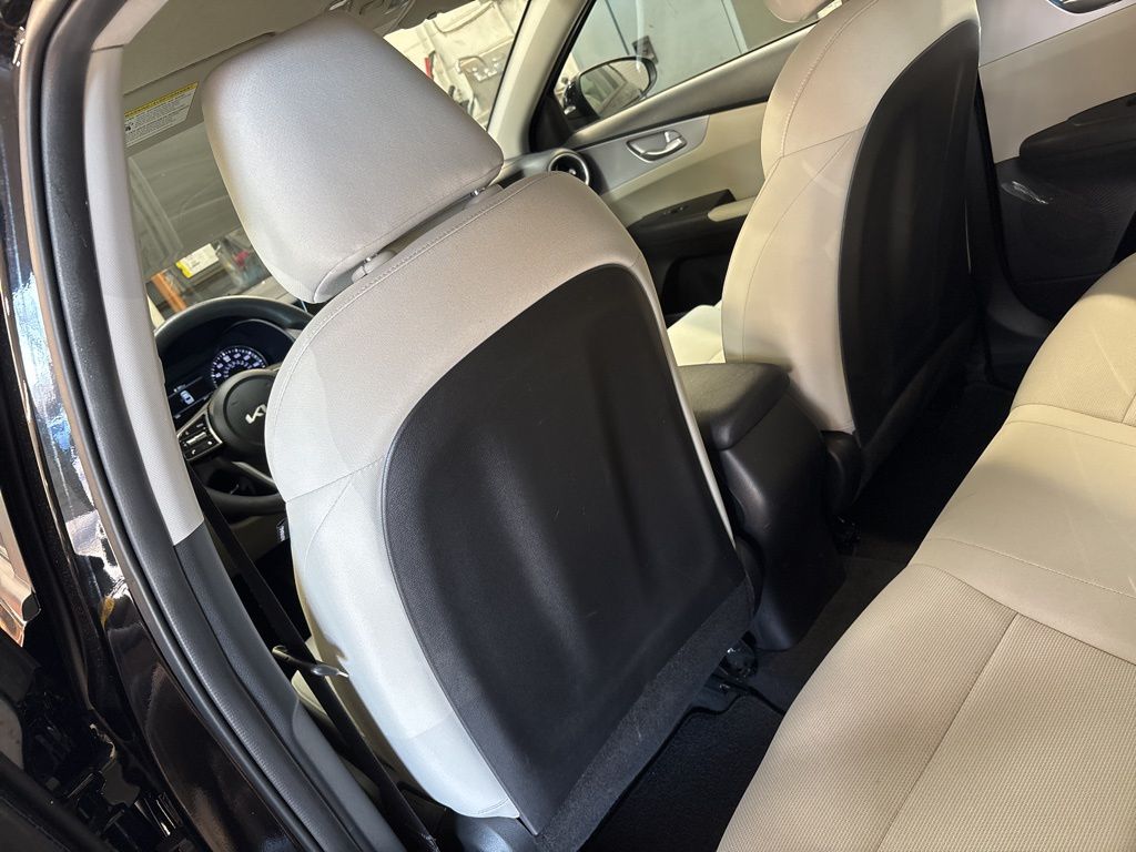 Thumbnail: 2023 Kia Forte - 10