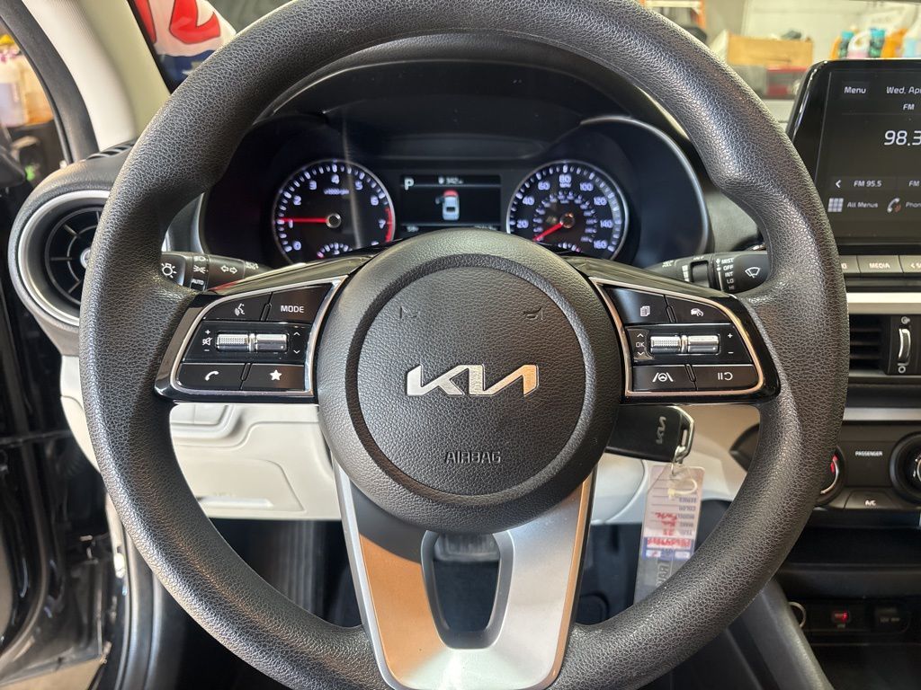 Thumbnail: 2023 Kia Forte - 7