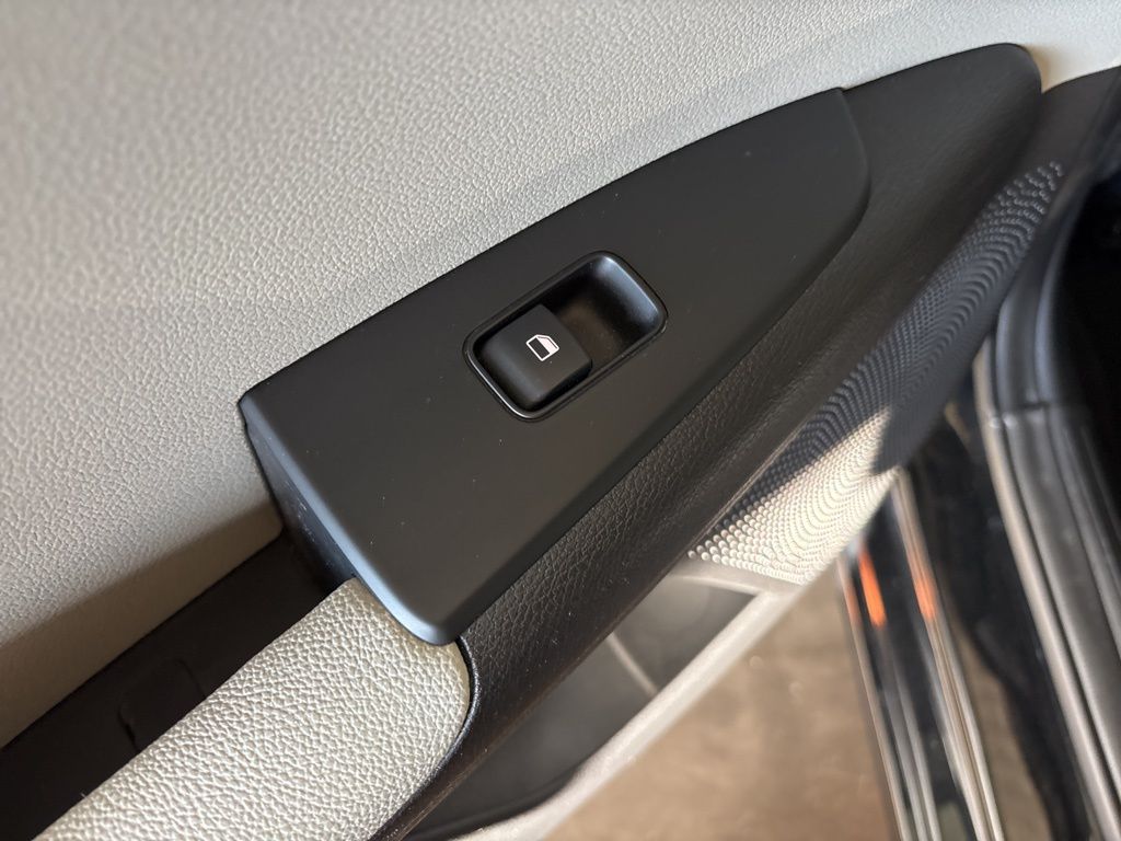 Thumbnail: 2023 Kia Forte - 31