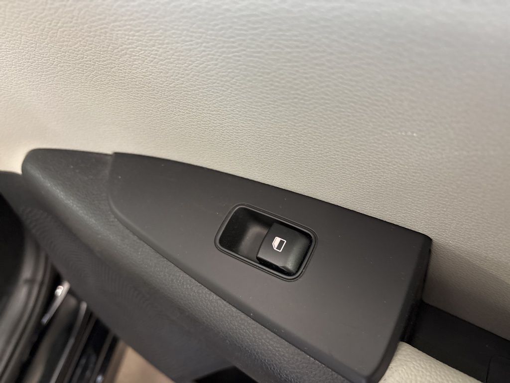 Thumbnail: 2023 Kia Forte - 33