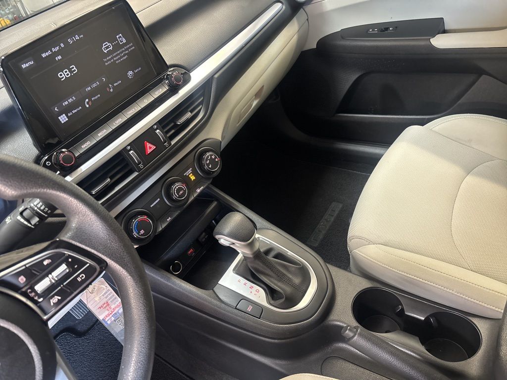 Thumbnail: 2023 Kia Forte - 24