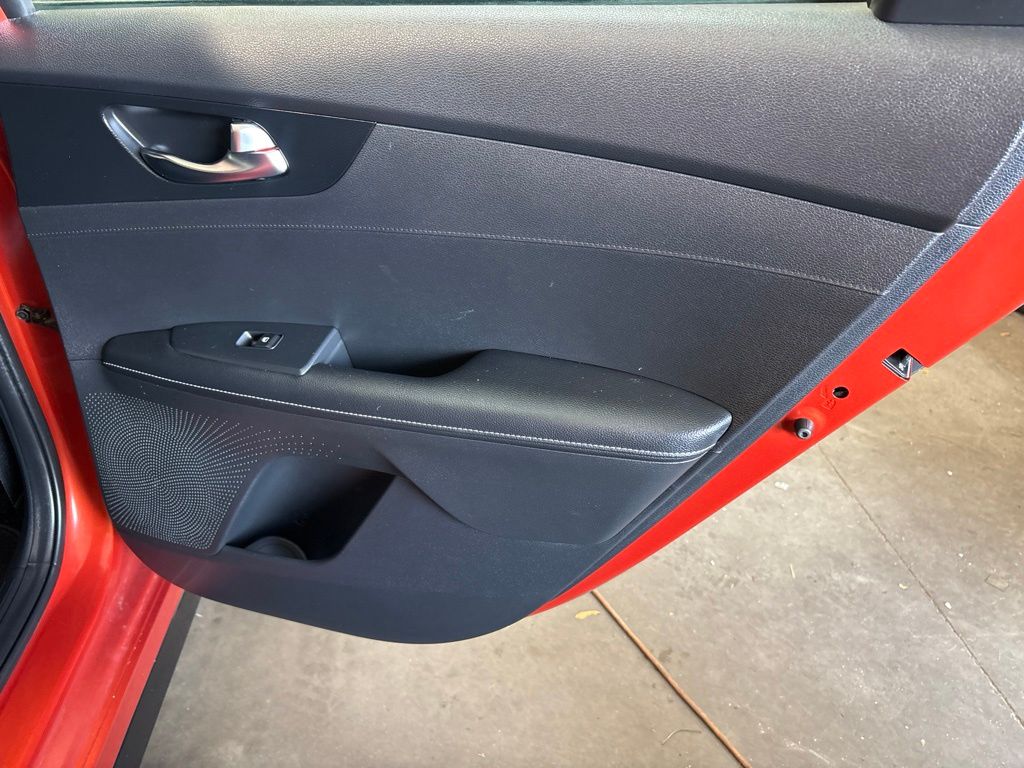 Thumbnail: 2021 Kia Forte - 33