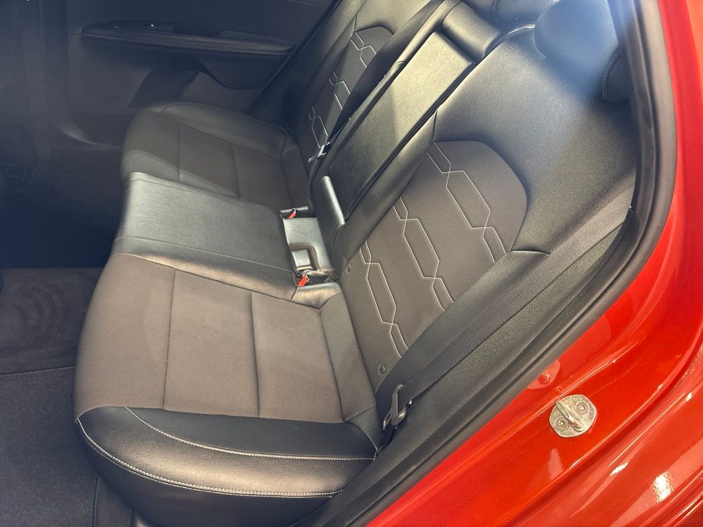 Thumbnail: 2021 Kia Forte - 32