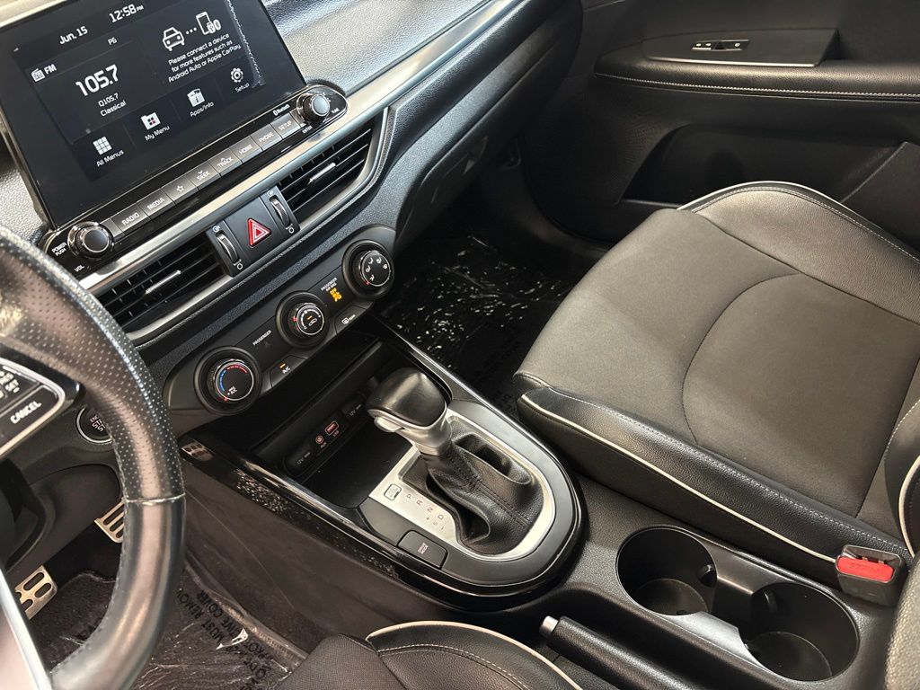 Thumbnail: 2021 Kia Forte - 15