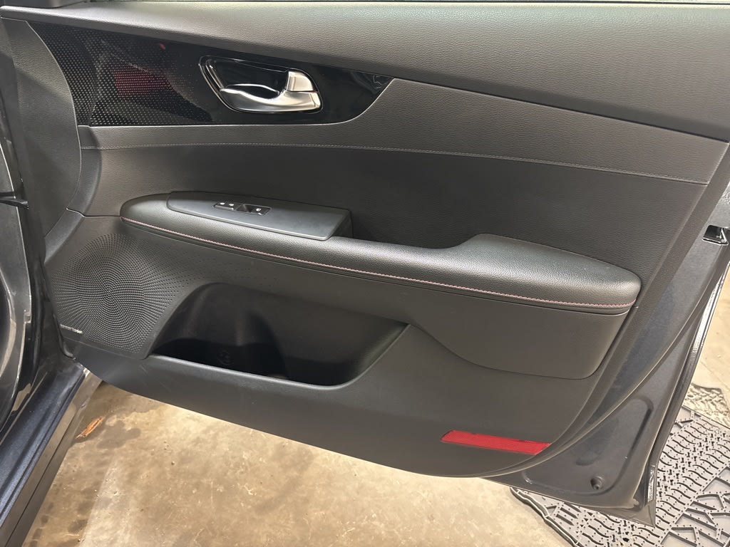 Thumbnail: 2020 Kia Forte - 39