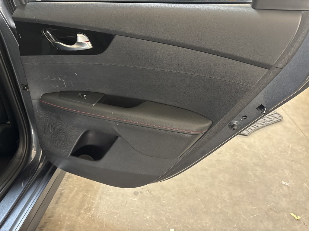 Thumbnail: 2020 Kia Forte - 36