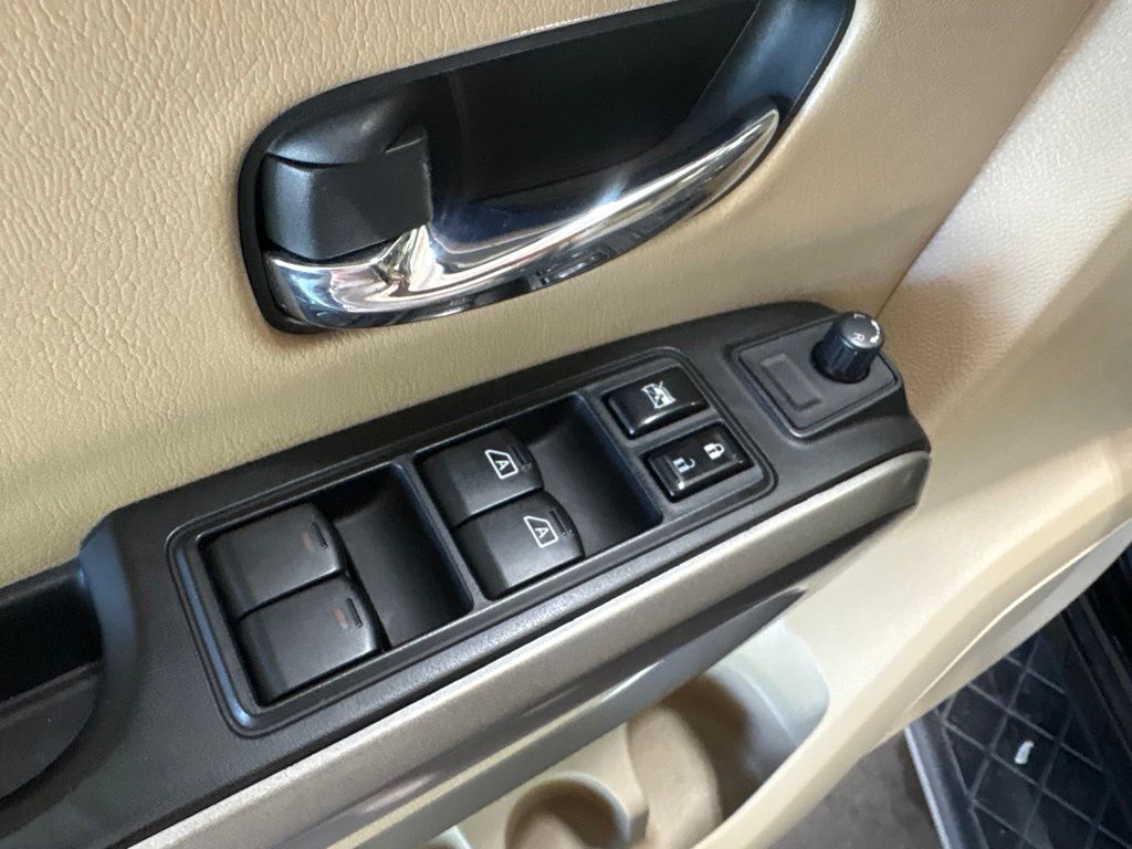 Thumbnail: 2015 Nissan Armada - 23