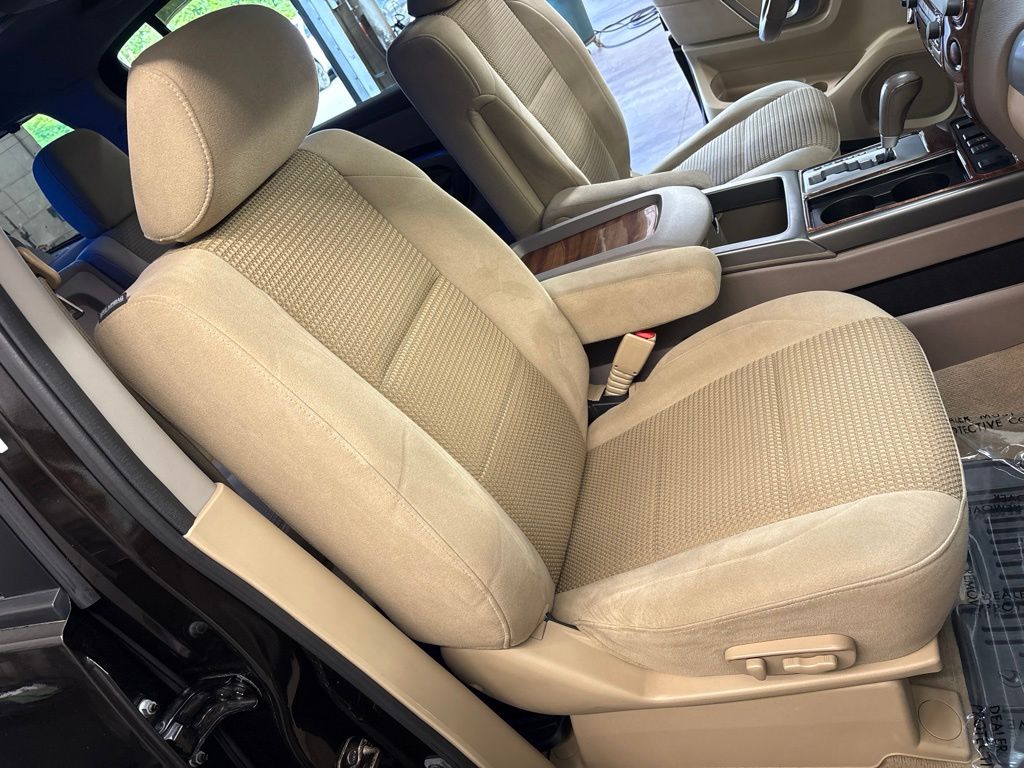 Thumbnail: 2015 Nissan Armada - 49