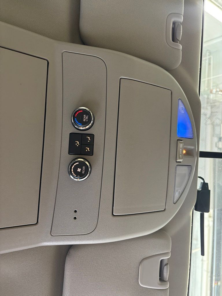 Thumbnail: 2015 Nissan Armada - 30