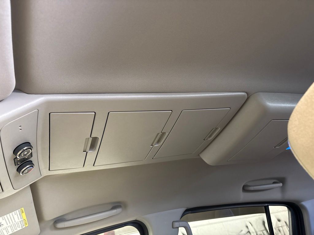 Thumbnail: 2015 Nissan Armada - 31