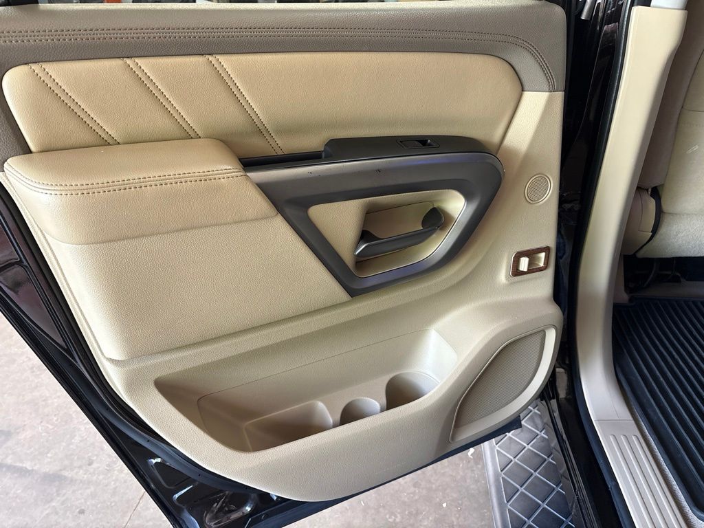 Thumbnail: 2015 Nissan Armada - 33