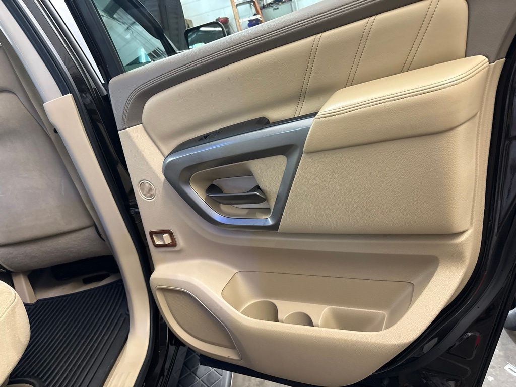Thumbnail: 2015 Nissan Armada - 42