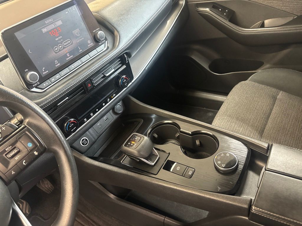 Thumbnail: 2021 Nissan Rogue - 15