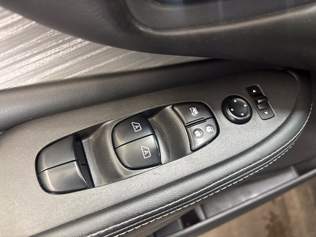 Thumbnail: 2016 Nissan Murano - 23
