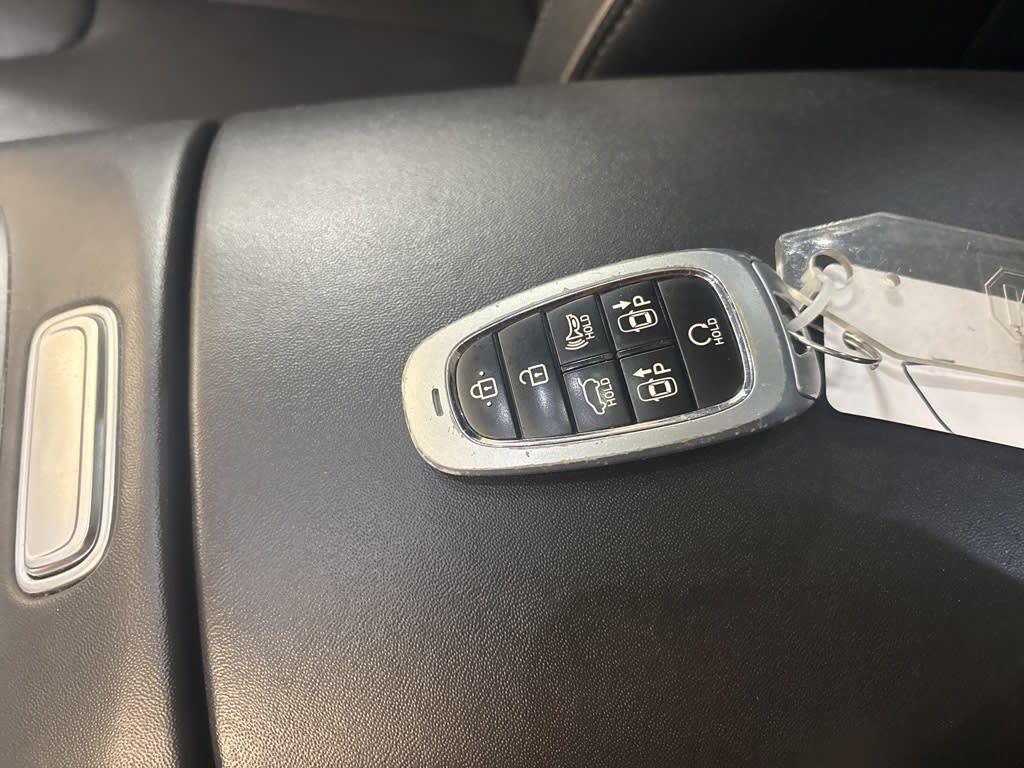 Thumbnail: 2023 Hyundai Santa Fe - 18