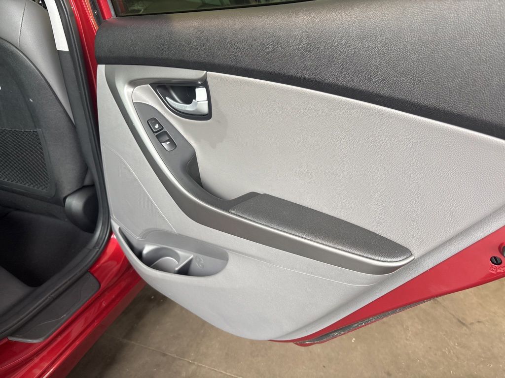 Thumbnail: 2015 Hyundai Elantra - 29