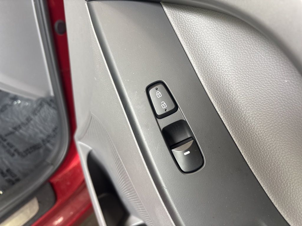Thumbnail: 2015 Hyundai Elantra - 34