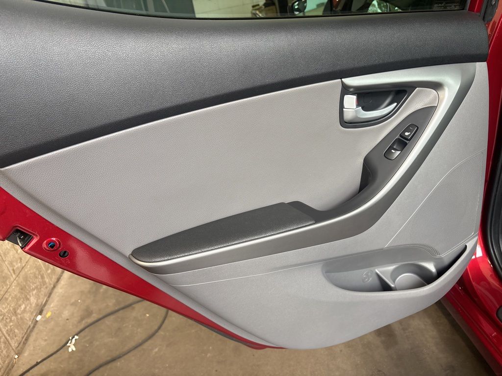 Thumbnail: 2015 Hyundai Elantra - 26