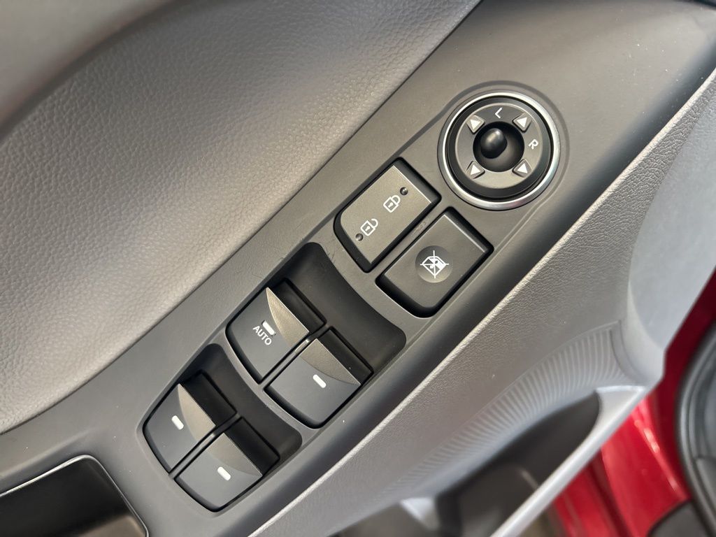 Thumbnail: 2015 Hyundai Elantra - 22